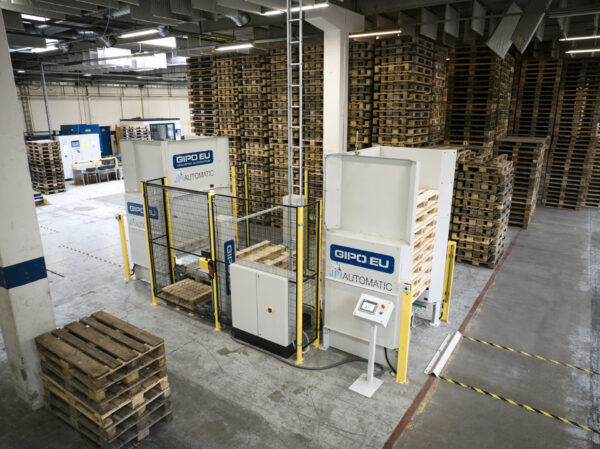 Automatisk palle ind og udfletning