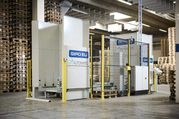 Automatisk palle ind og udfletning